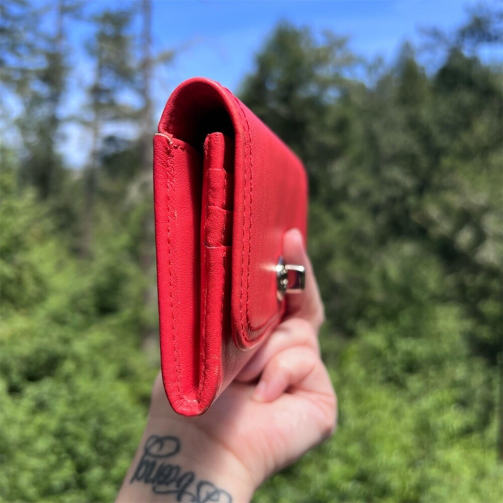VINTAGE COACH Smooth Leather Y2K Red Turn-Lock Wallet with Silver Hardware - Picture 12 of 13